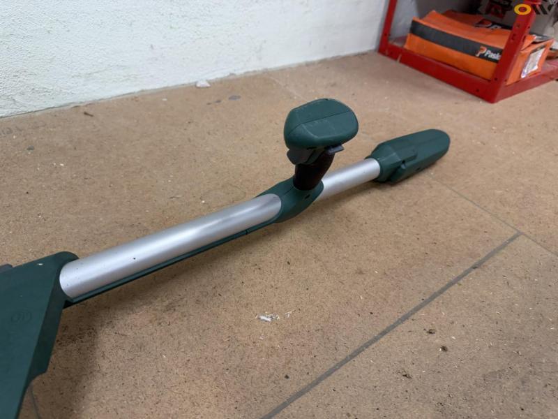 Bosch hækkeklipper og kantklipper 8