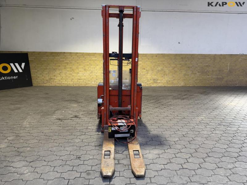 BT LSV 1000 E/10 elektrisk stabler 2
