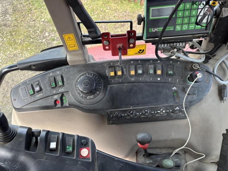 Case CVX 1155 4 WD traktor med frontlæsser 67