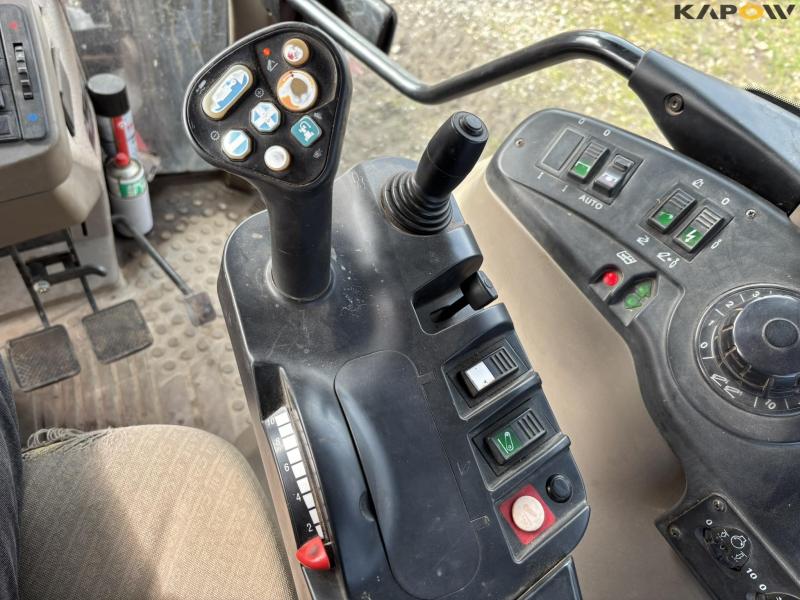 Case CVX 1155 4 WD traktor med frontlæsser 69