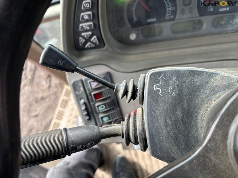 Case CVX 1155 4 WD traktor med frontlæsser 74