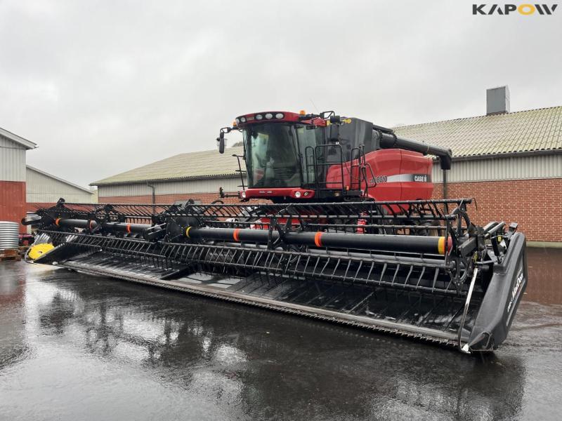 Case IH AFX8010 mejetærsker med 35 fods D60-S Macdon skærebord 1