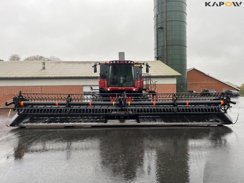 Case IH AFX8010 mejetærsker med 35 fods D60-S Macdon skærebord 2