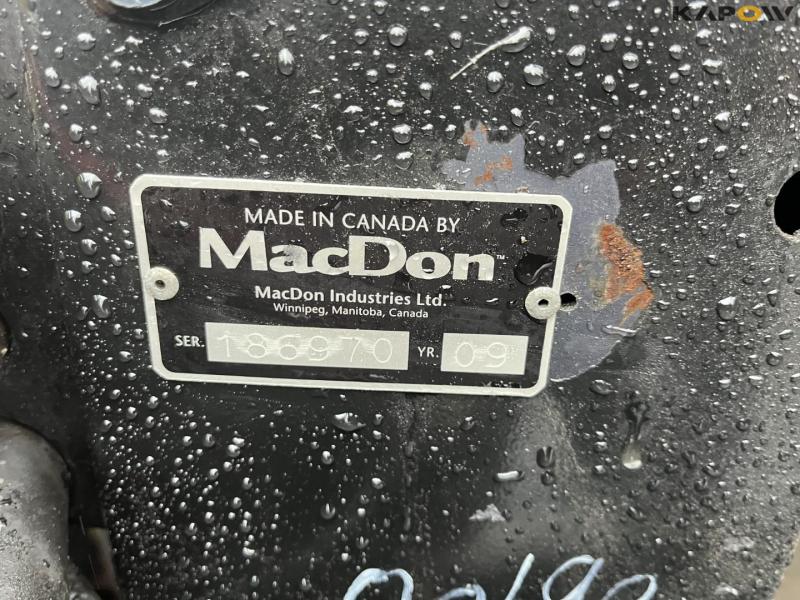 Case IH AFX8010 mejetærsker med 35 fods D60-S Macdon skærebord 24