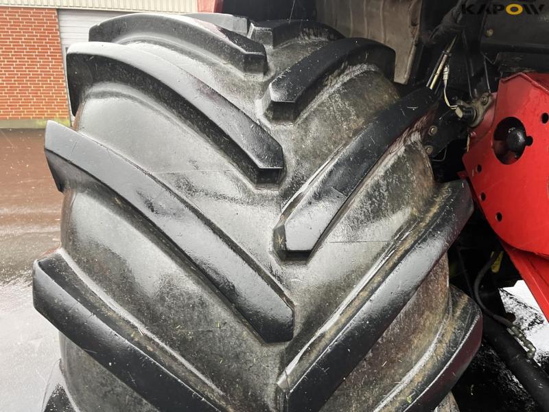 Case IH AFX8010 mejetærsker med 35 fods D60-S Macdon skærebord 29