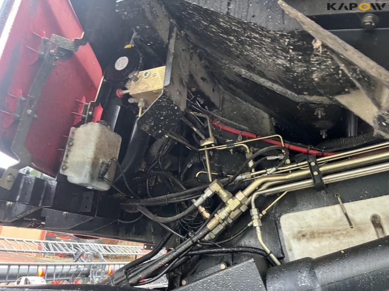 Case IH AFX8010 mejetærsker med 35 fods D60-S Macdon skærebord 34