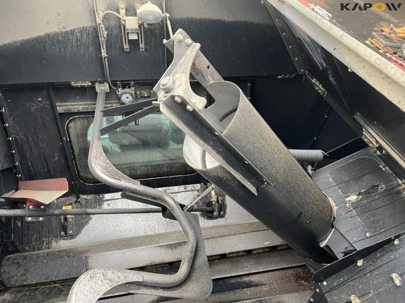 Case IH AFX8010 mejetærsker med 35 fods D60-S Macdon skærebord 53