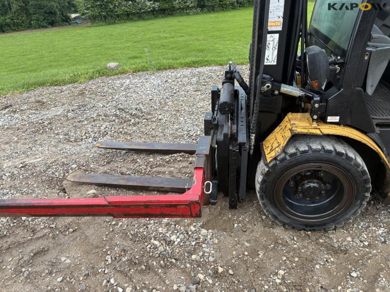 CAT DP30N gaffeltruck 10