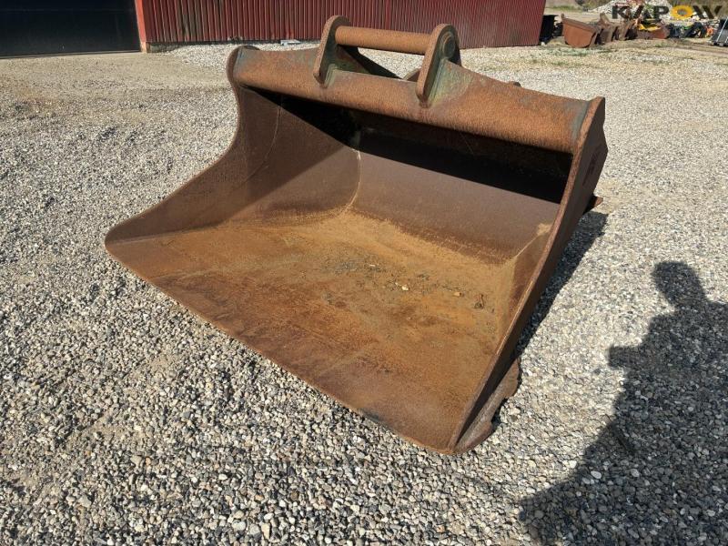 CAT grading skovl med S70 hitch 1