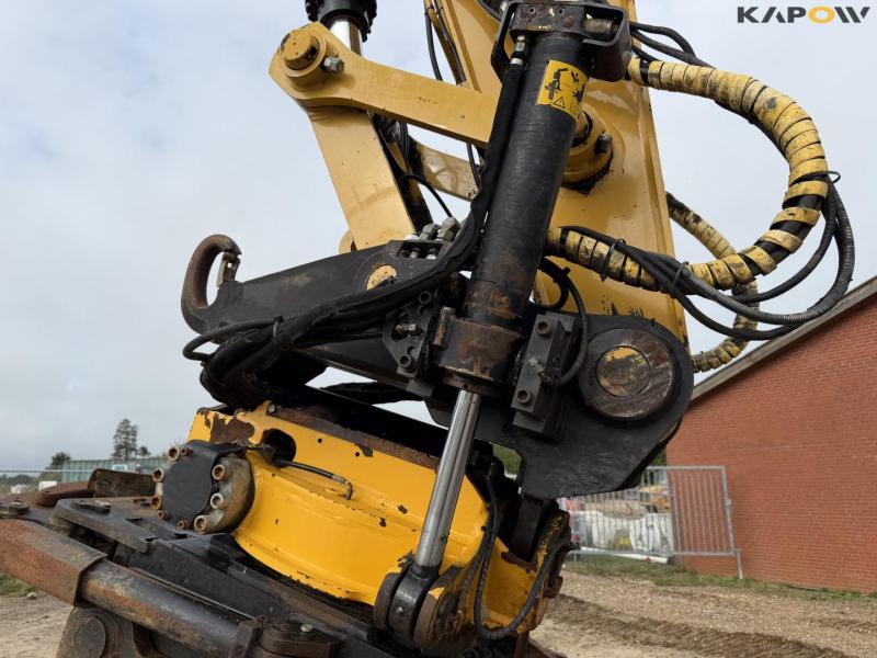 Caterpillar 330 FL gravemaskine 15