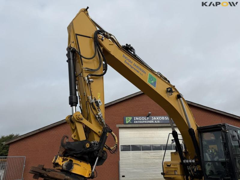 Caterpillar 330 FL gravemaskine 16