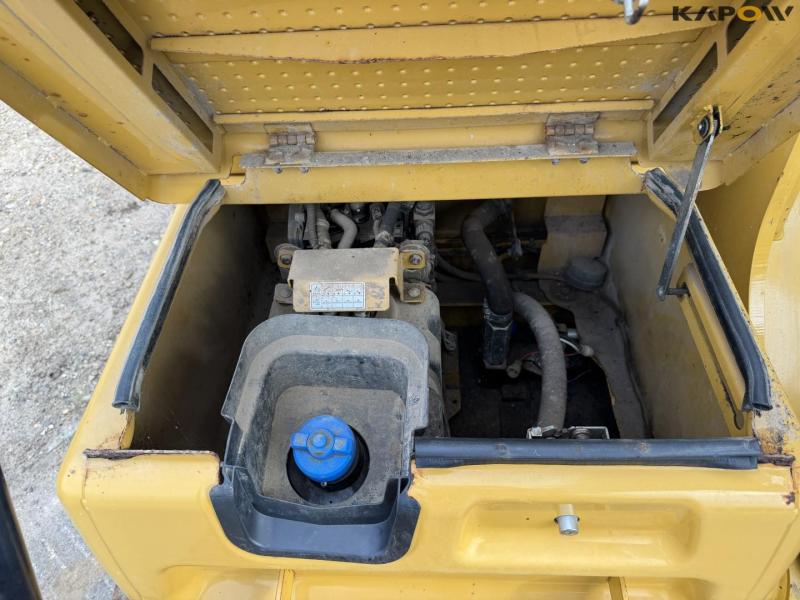 Caterpillar 330 FL gravemaskine 23