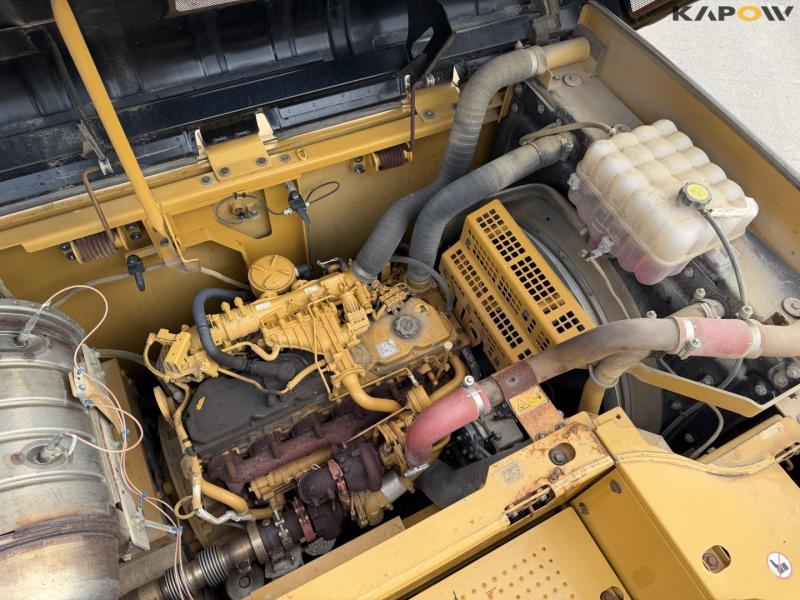 Caterpillar 330 FL gravemaskine 28