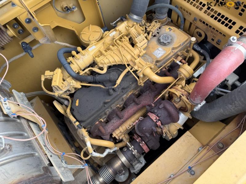 Caterpillar 330 FL gravemaskine 31