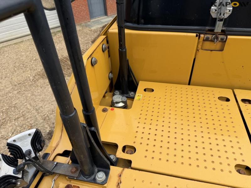 Caterpillar 330 FL gravemaskine 39