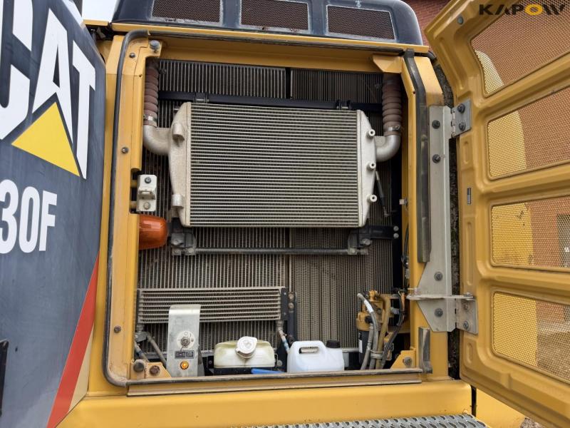 Caterpillar 330 FL gravemaskine 40