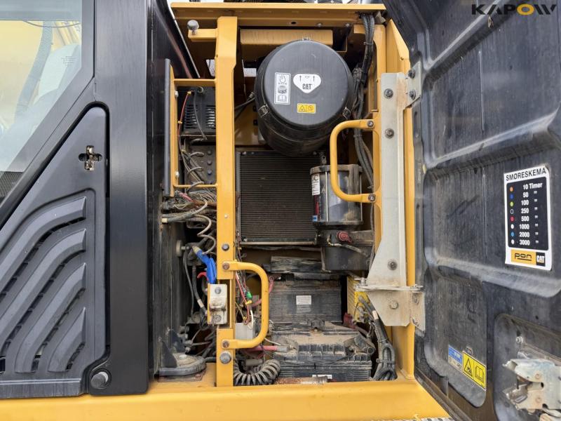 Caterpillar 330 FL gravemaskine 41
