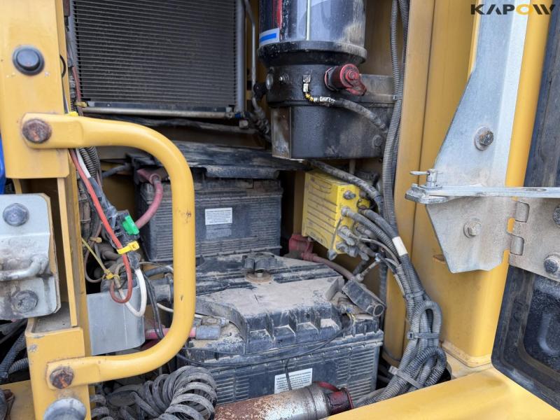 Caterpillar 330 FL gravemaskine 44