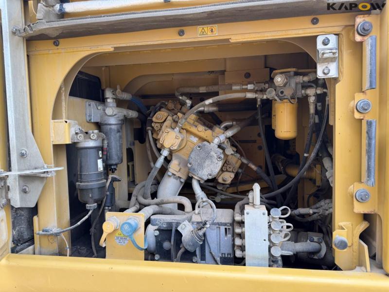 Caterpillar 330 FL gravemaskine 46