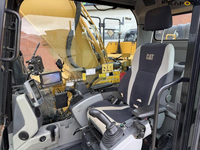 Caterpillar 330 FL gravemaskine 47