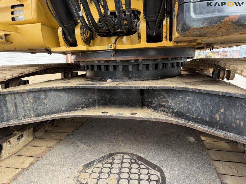 Caterpillar 330 FL gravemaskine 73