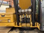 Caterpillar 330 FL gravemaskine 21