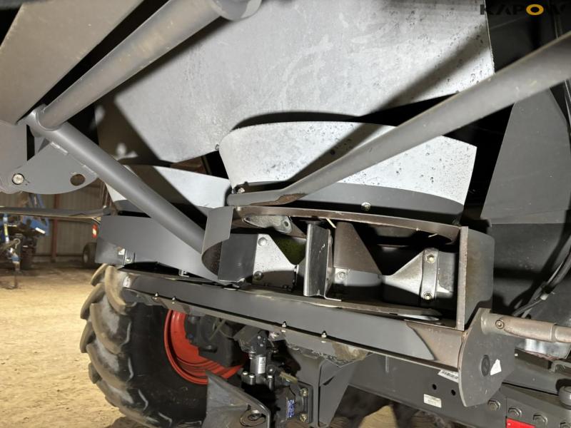 Claas 670 mejetærsker med V900 30fod skærebord 46