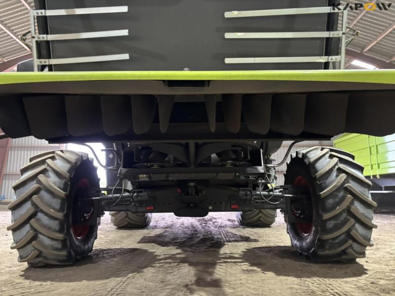 Claas 670 mejetærsker med V900 30fod skærebord 63