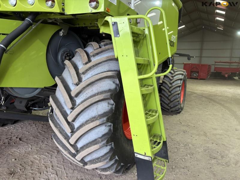 Claas 670 mejetærsker med V900 30fod skærebord 84