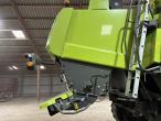 Claas 670 mejetærsker med V900 30fod skærebord 60
