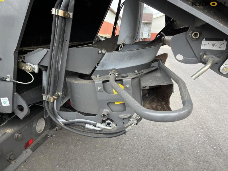 Claas lexion 760 mejetærsker med 31 fods skærebord 33