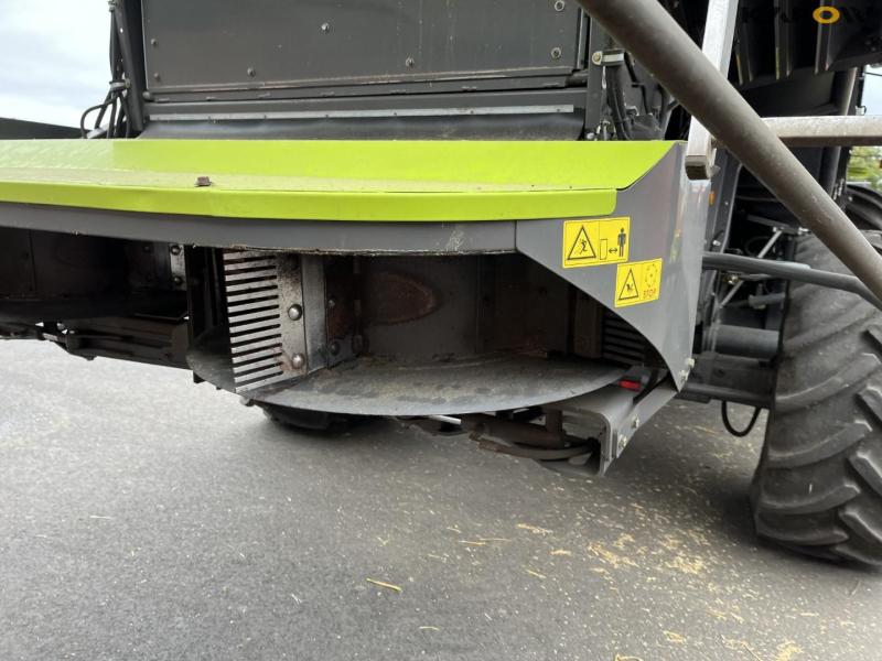 Claas lexion 760 mejetærsker med 31 fods skærebord 33