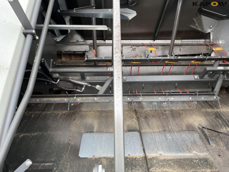 Claas lexion 760 mejetærsker med 31 fods skærebord 48