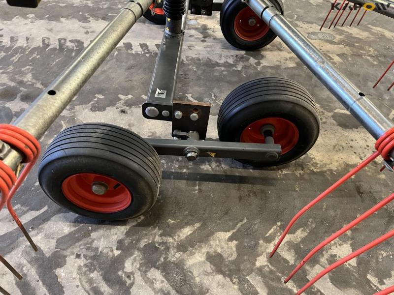 Claas Liner 370 rive 12