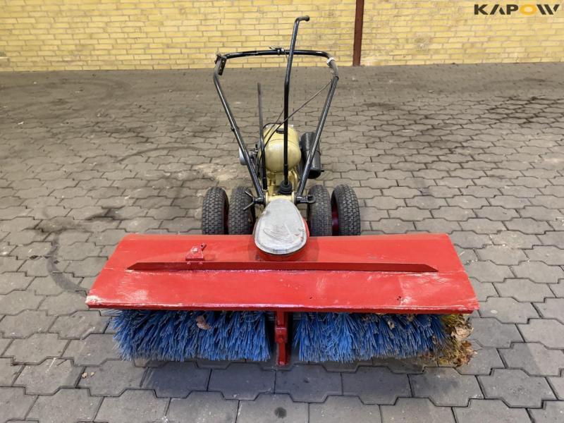 Clio redskabsbærer med kost 2