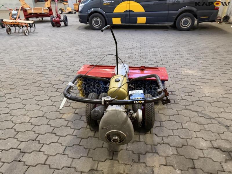 Clio redskabsbærer med kost 6