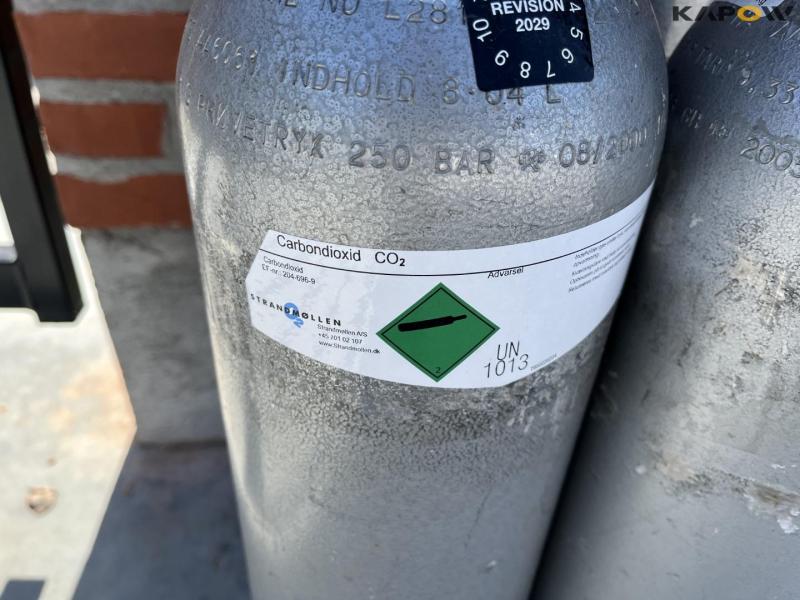 Co2 6 og 10 kg flasker med indhold 4