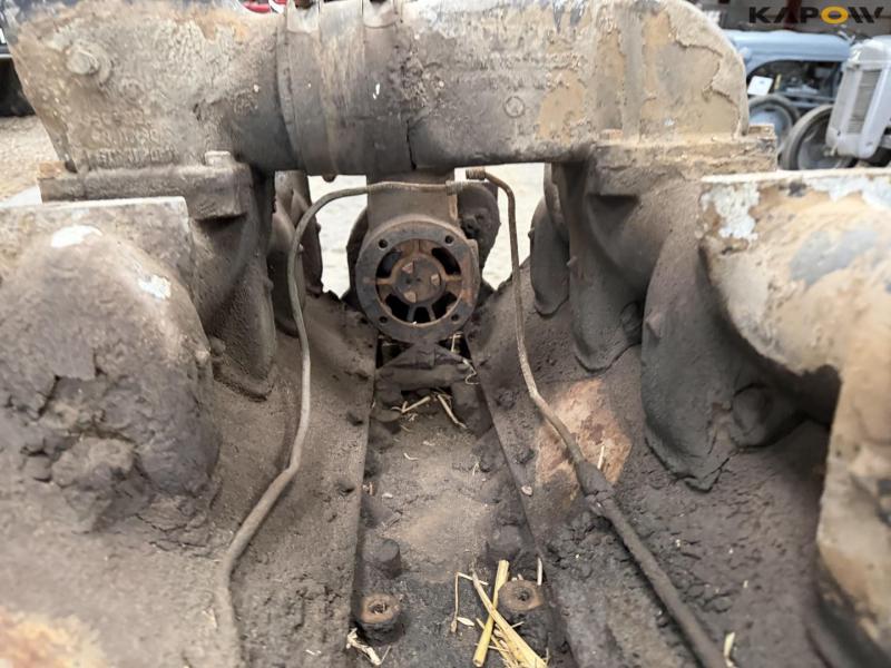 Commins 903 motor 12