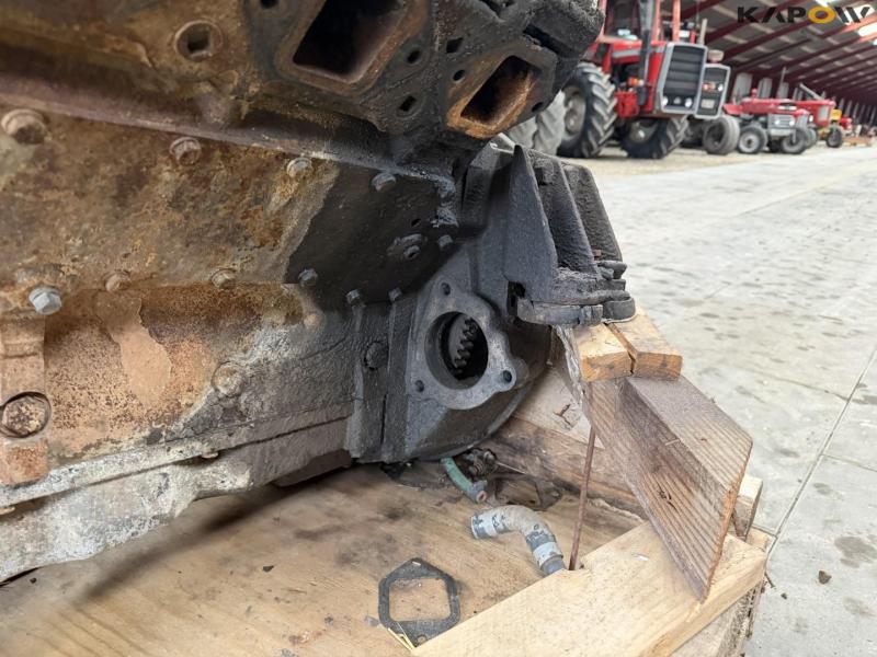 Commins 903 motor 16