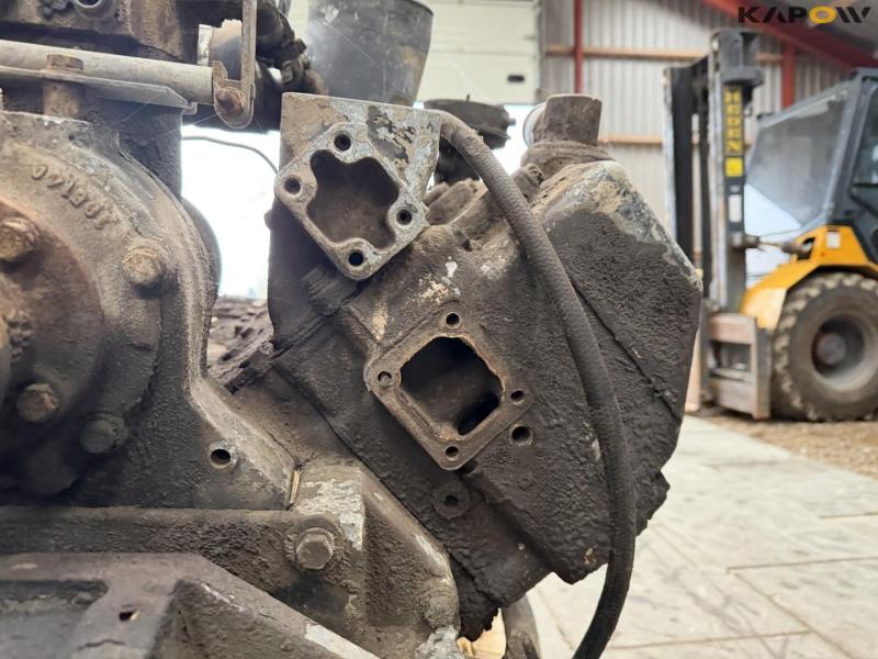 Commins 903 motor 21