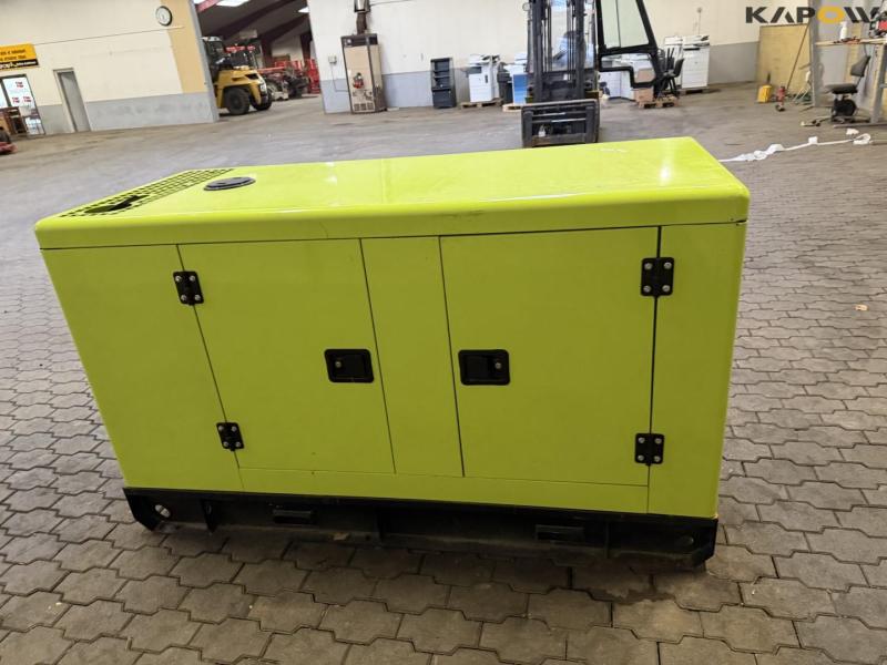 Compal Power VG-R30 generator 6