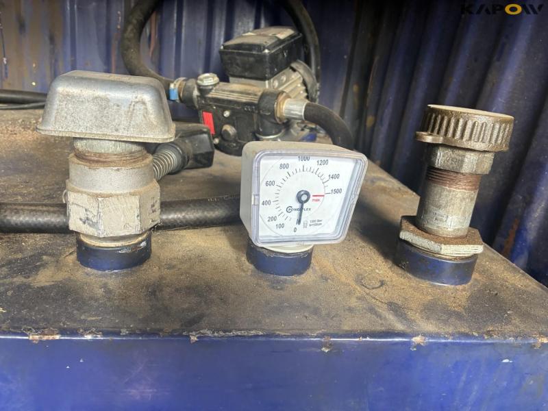 Container 1500 liter med tank og pumpe 23