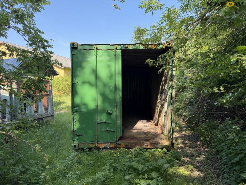 Container lukket med døre 4