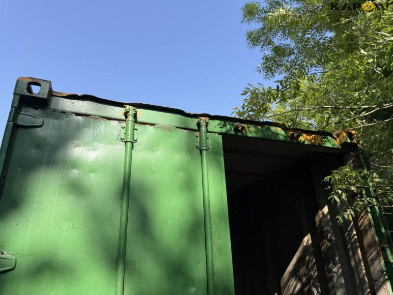 Container lukket med døre 10