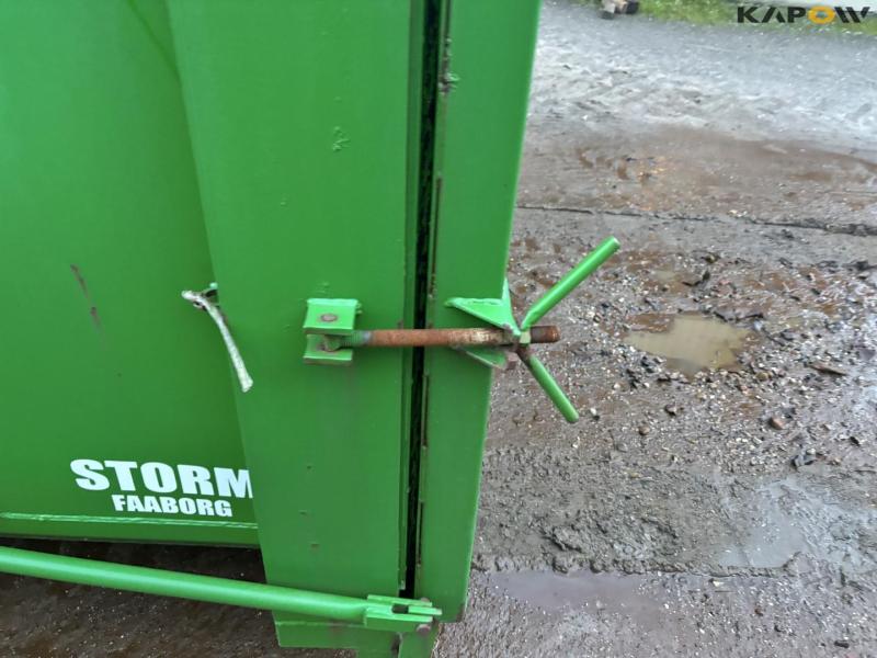 Container med krog og wire 9