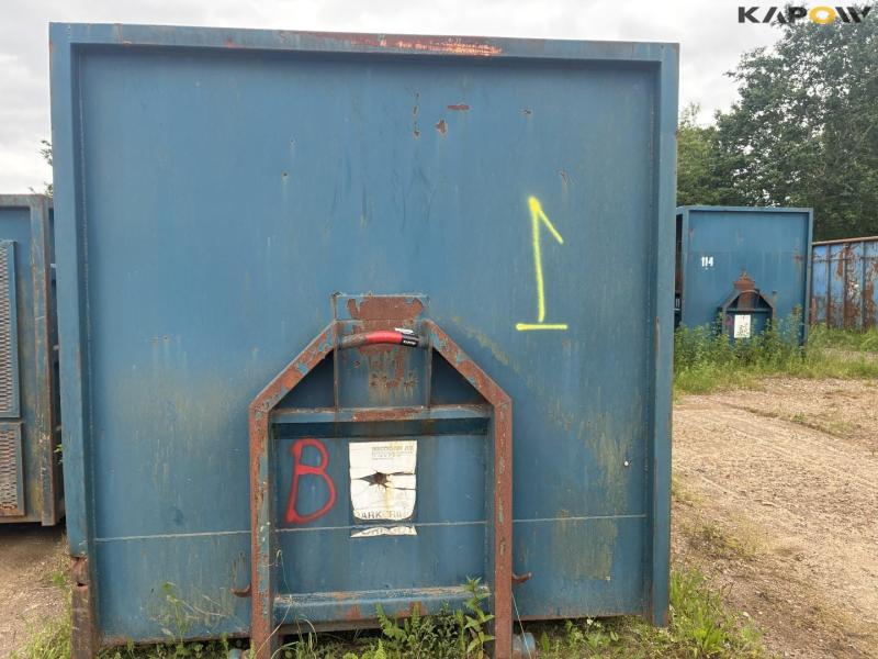 Container med lukket sider der kan åbnes 2