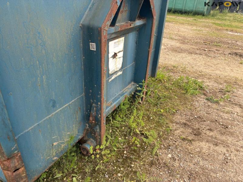 Container med lukket sider der kan åbnes 8