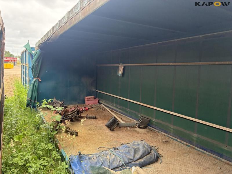 Container med tag og sider i presenning 5