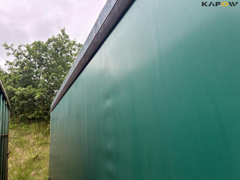 Container med tag og sider i presenning 12