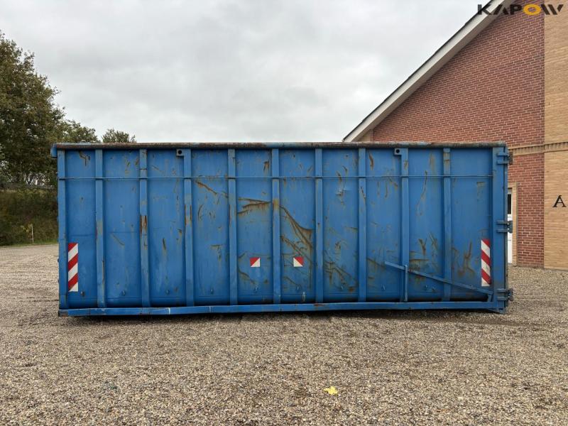 Container 8